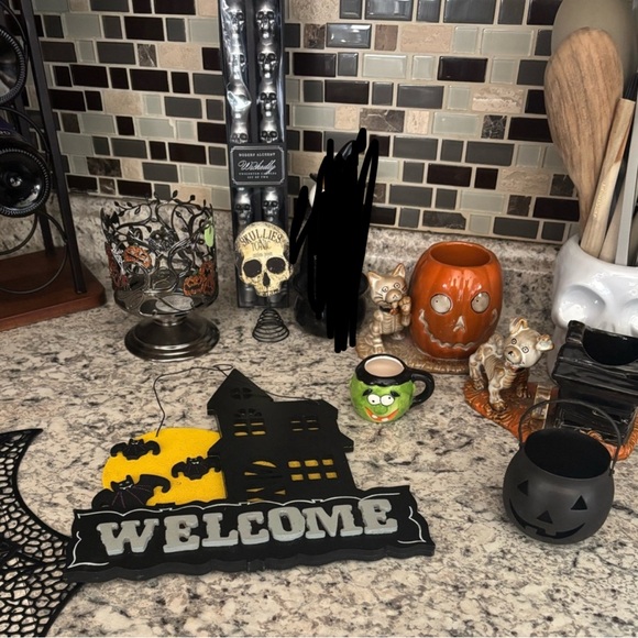 Lot of Halloween decor - new items added - Picture 1 of 10